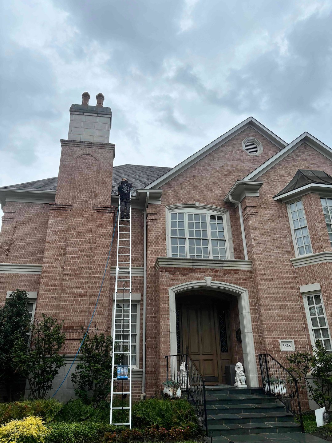 Top Notch Gutter Cleaning in University Park, Texas