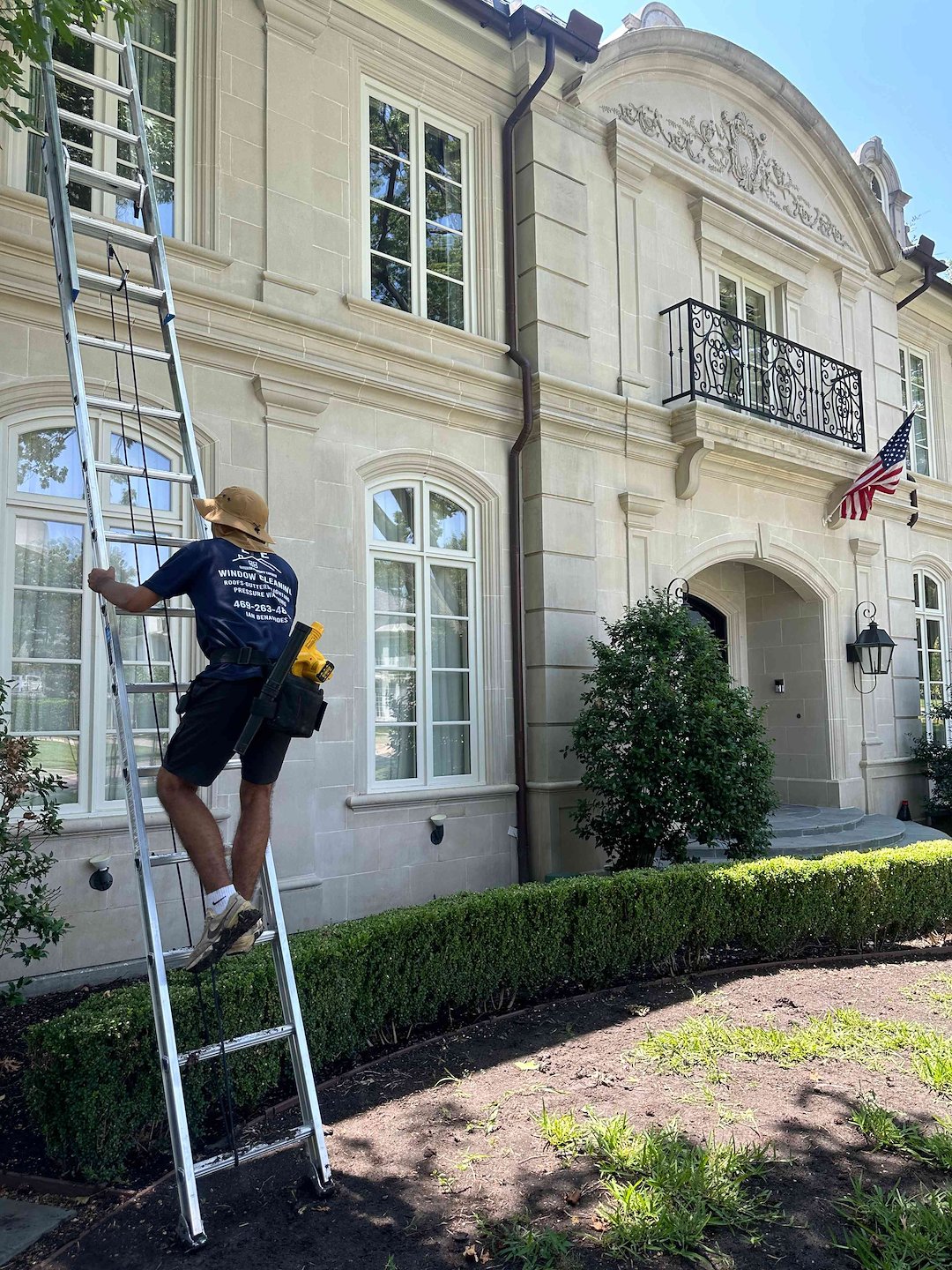 Top Quality Gutter Cleaning Performed in Highland Park, Texas